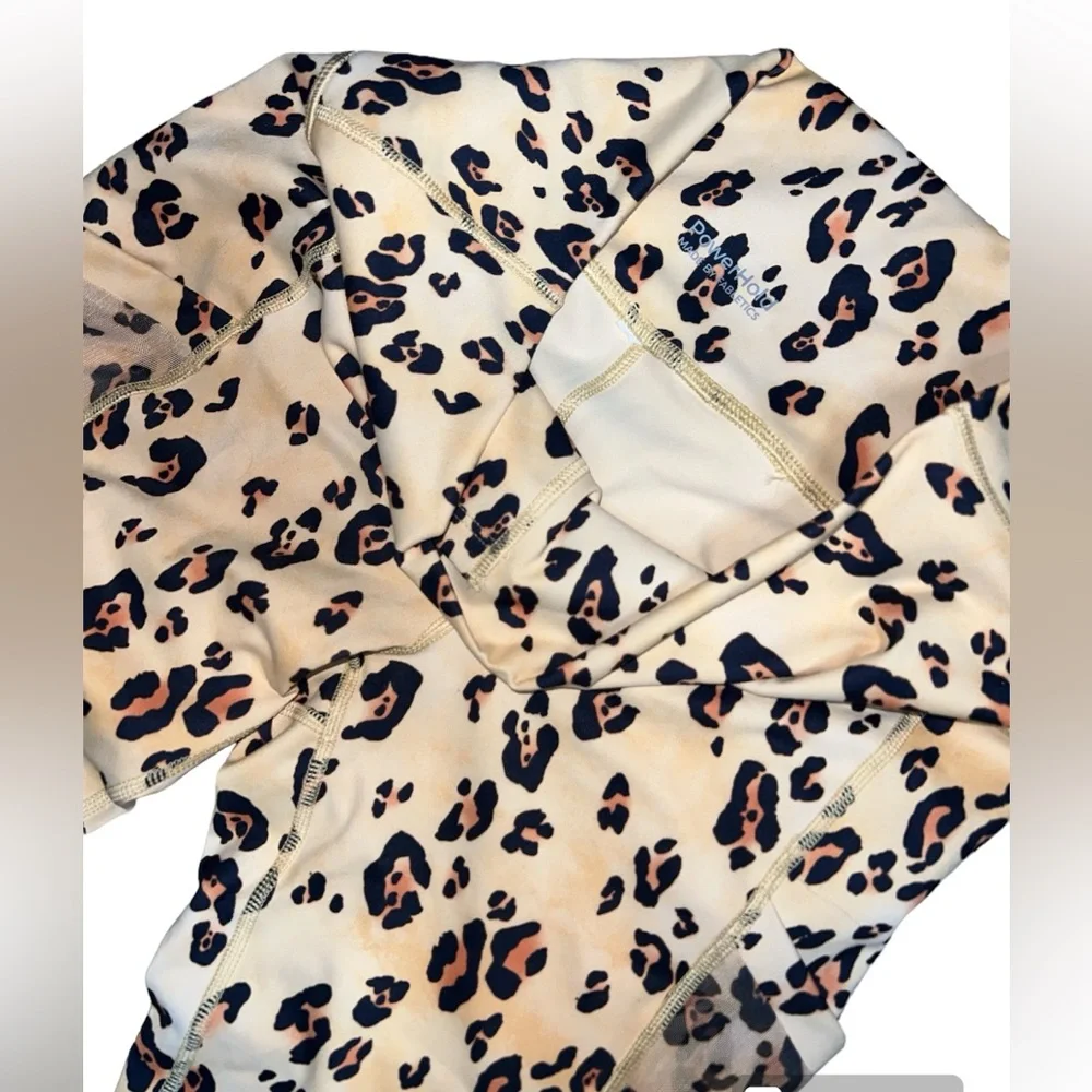 On-The-Go PowerHold® High-Waisted Legging - Picture 6 of 7